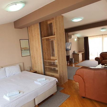 سكوبجي Premier Hotel المظهر الخارجي الصورة
