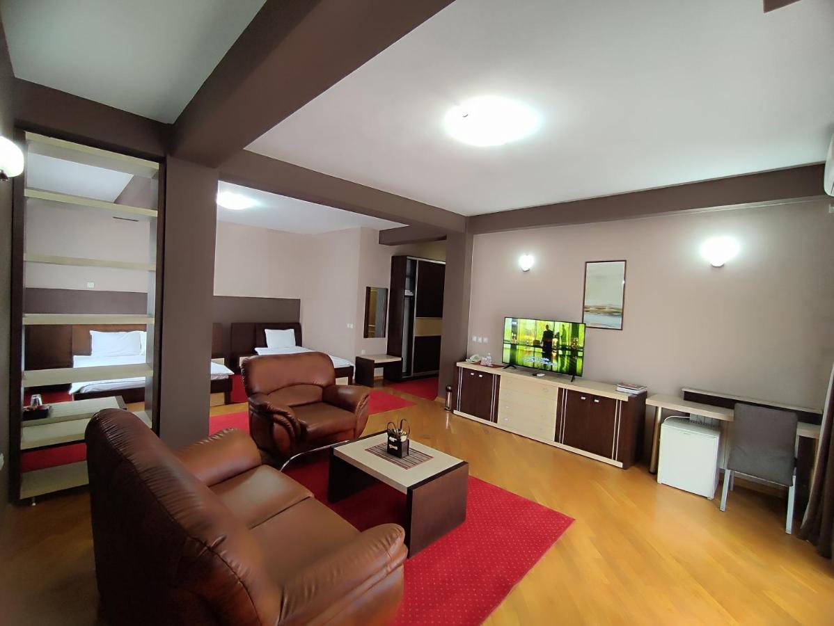 سكوبجي Premier Hotel المظهر الخارجي الصورة