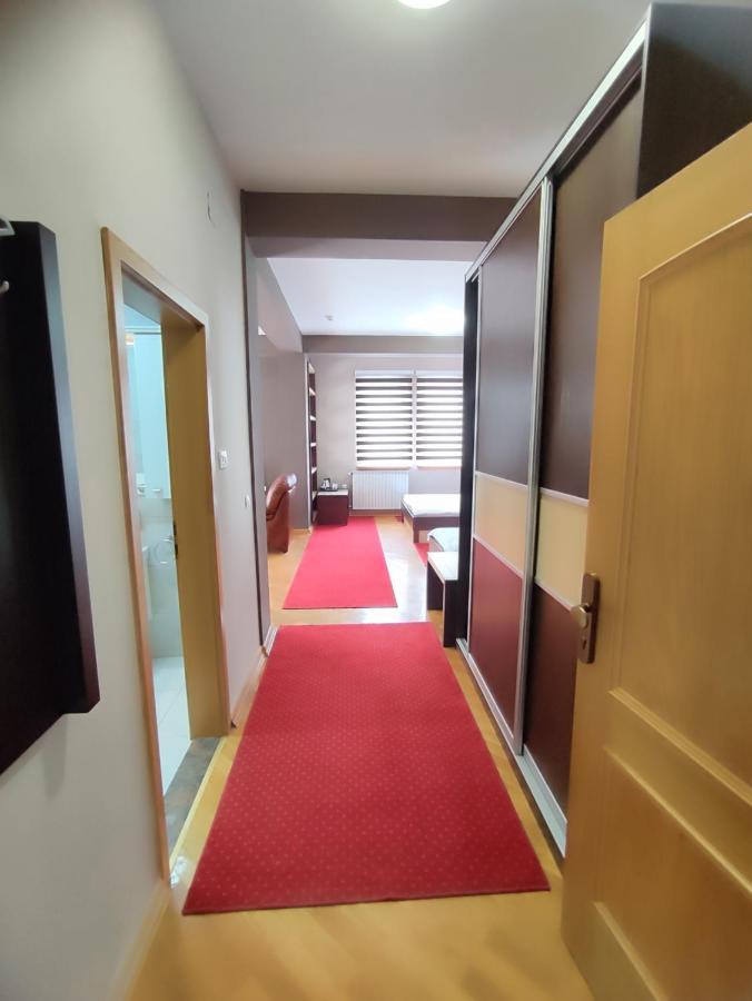 سكوبجي Premier Hotel المظهر الخارجي الصورة