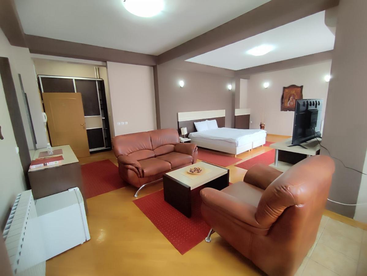 سكوبجي Premier Hotel المظهر الخارجي الصورة