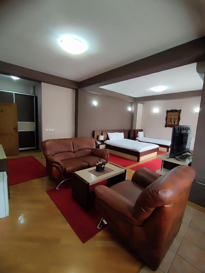 سكوبجي Premier Hotel المظهر الخارجي الصورة